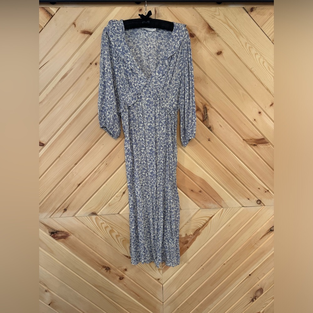 Lush Midi Dress Size M.